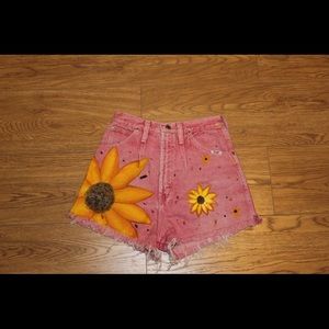 VINTAGE wrangler Fun in the mud sunflower shorts